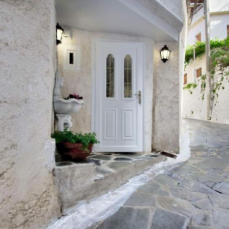 Апартаменты Παραδοσιακό Σπίτι Στο Χωριο Agioi Deka  Экстерьер фото